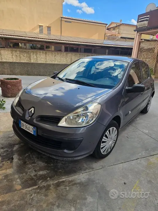 Renault Clio 2006 photo 4