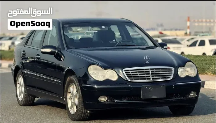 Mercedes-Benz C-Class 2006 photo 2
