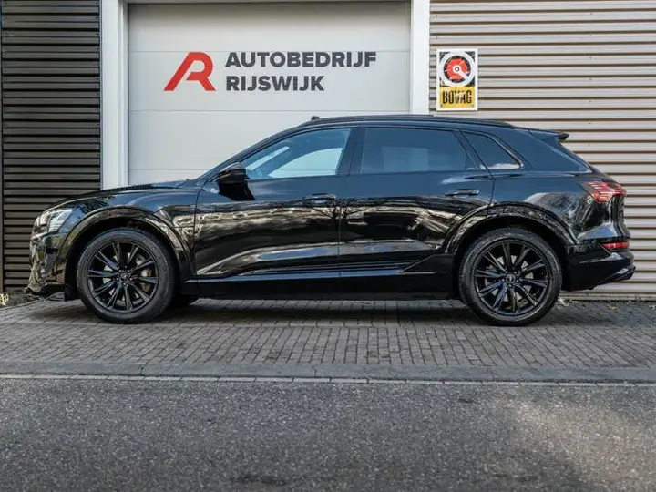 Audi E-Tron 2019 photo 2