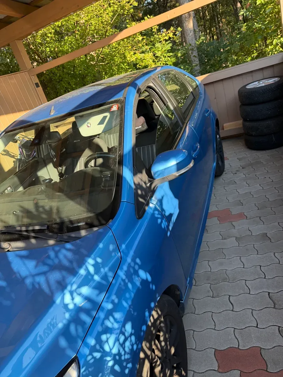 Ford Focus 2009 photo 2