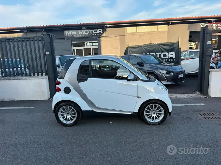 Smart Fortwo 2010 photo 3