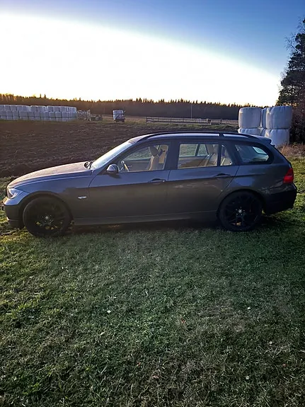 BMW 320D 2008 photo 2
