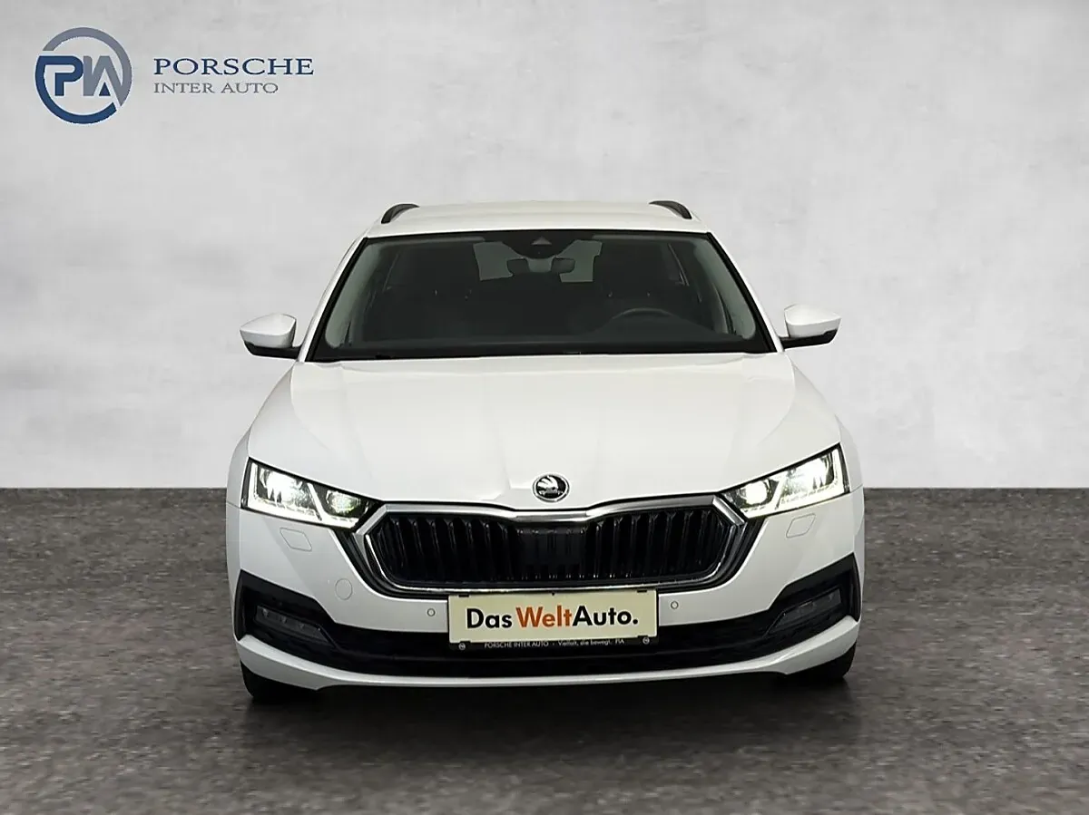 Skoda Octavia 2021 photo 2