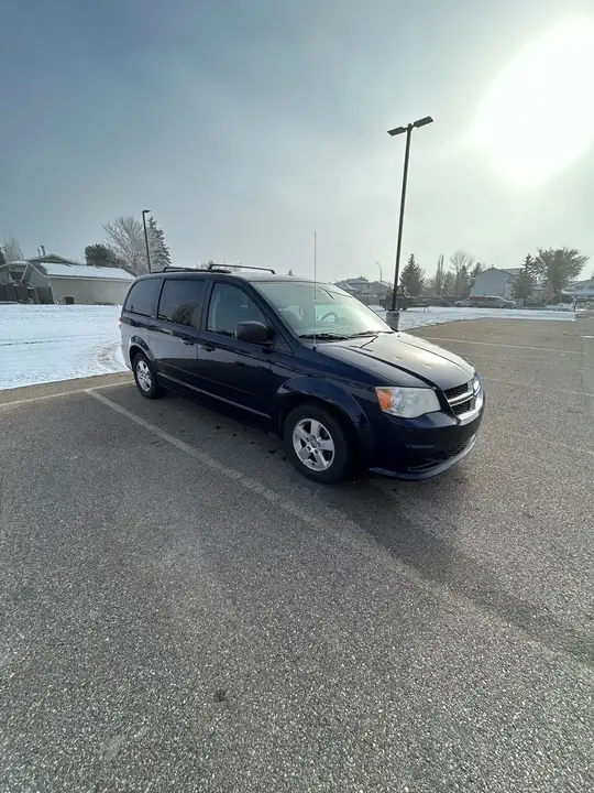 Dodge Grand Caravan 2012 photo 3