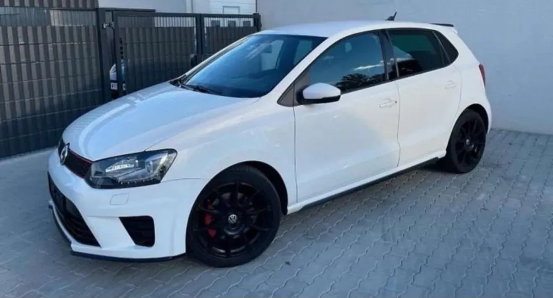 Volkswagen Polo 2011 photo 2