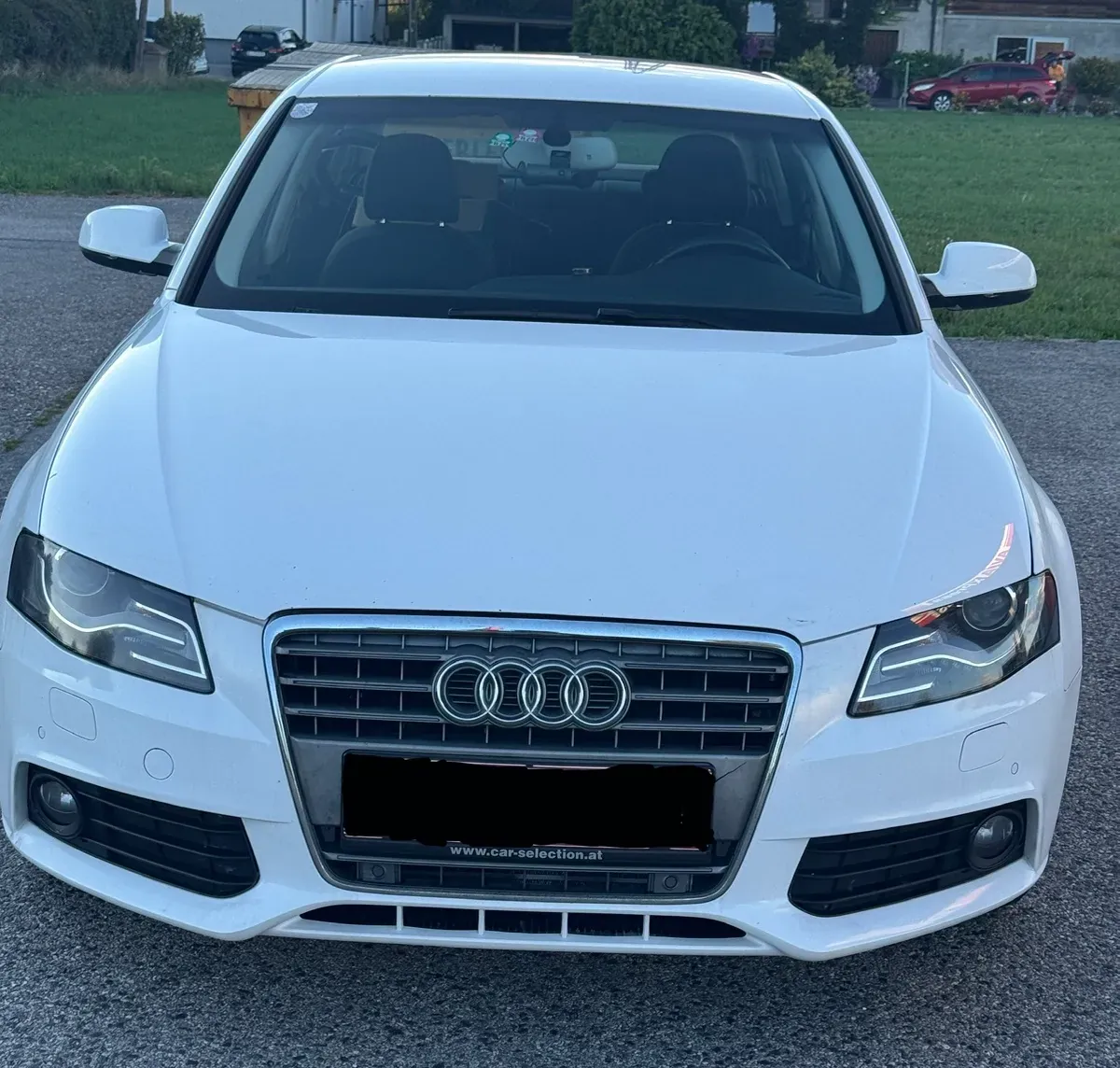 Audi A4 2011 photo 2