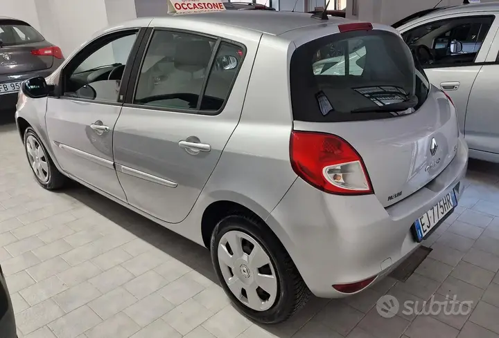 Renault Clio 2011 photo 3