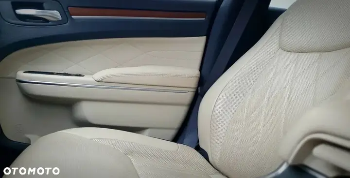 Chrysler 300C 2015 photo 3
