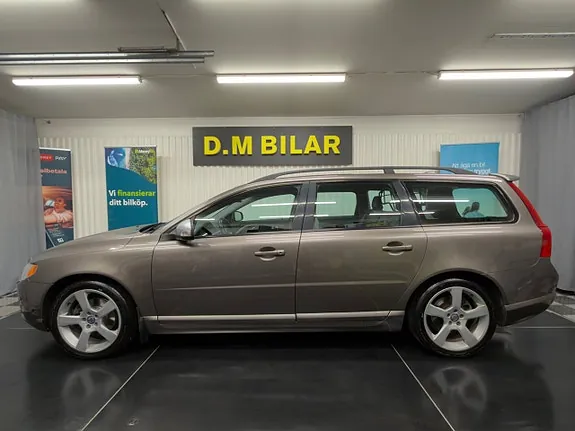 Volvo V70 2011 photo 2