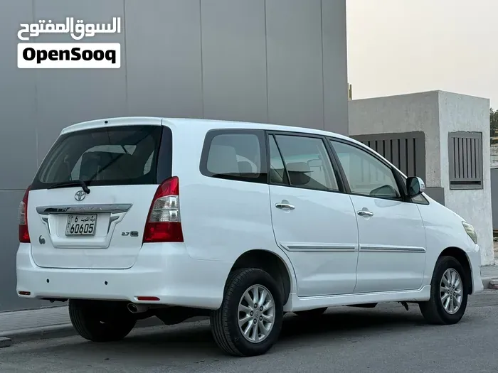 Toyota Innova 2014 photo 3