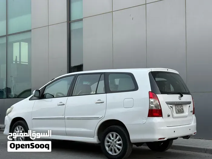 Toyota Innova 2014 photo 2