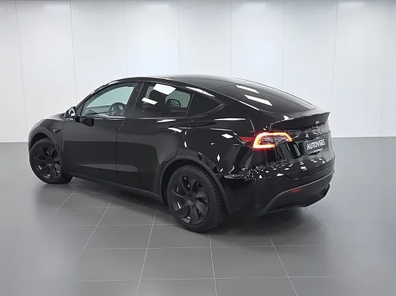 Tesla Model Y 2023 photo 3