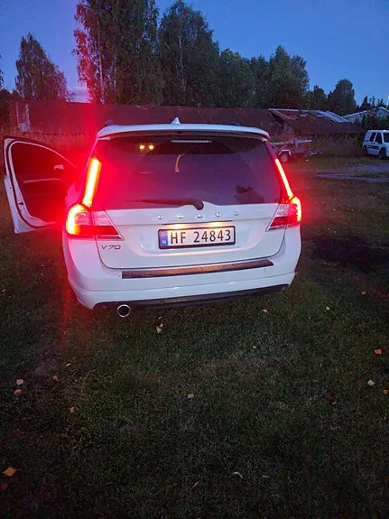 Volvo V70 2010 photo 5