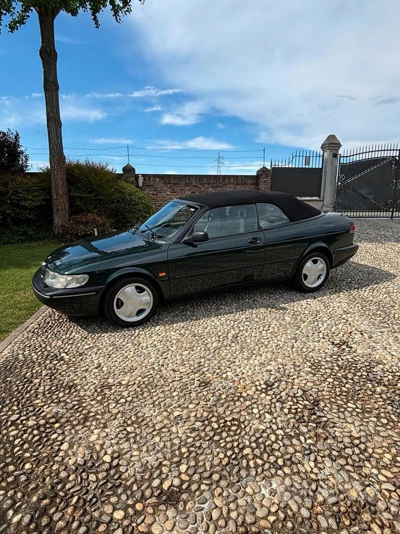 Saab 900