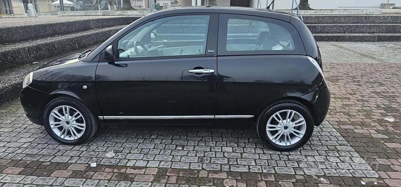 Lancia Ypsilon