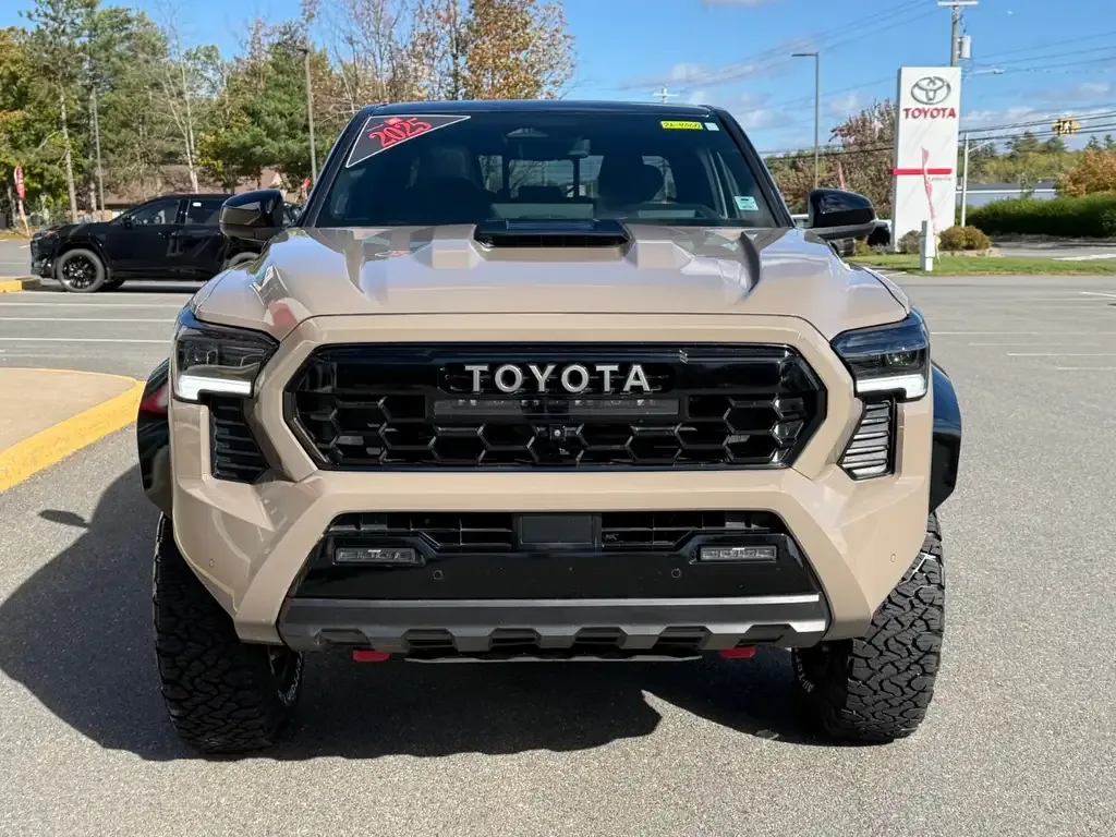 Toyota Tacoma 2025 photo 2