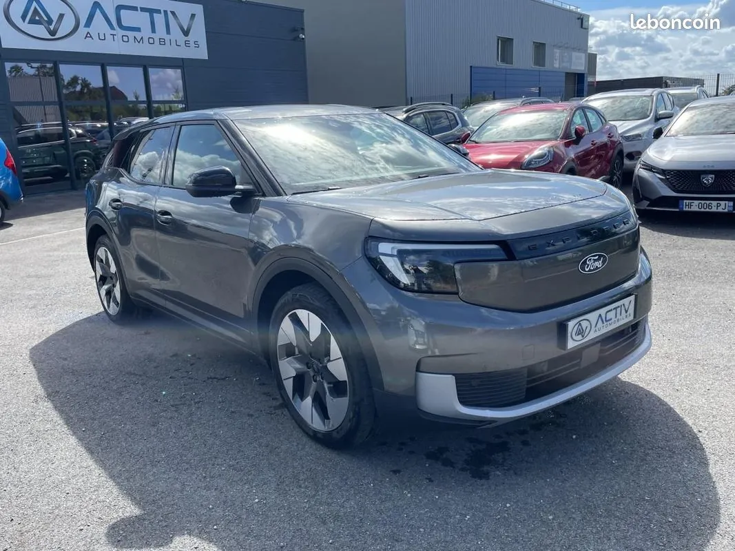Ford Explorer 2025 photo 3