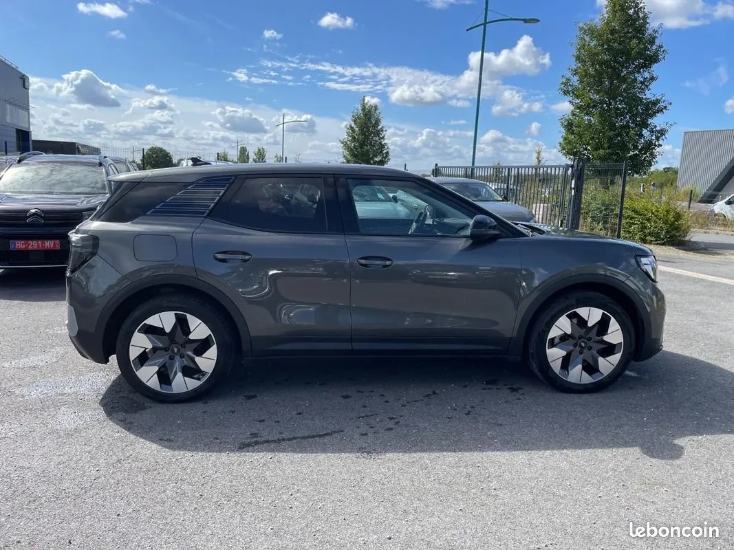 Ford Explorer 2025 photo 4