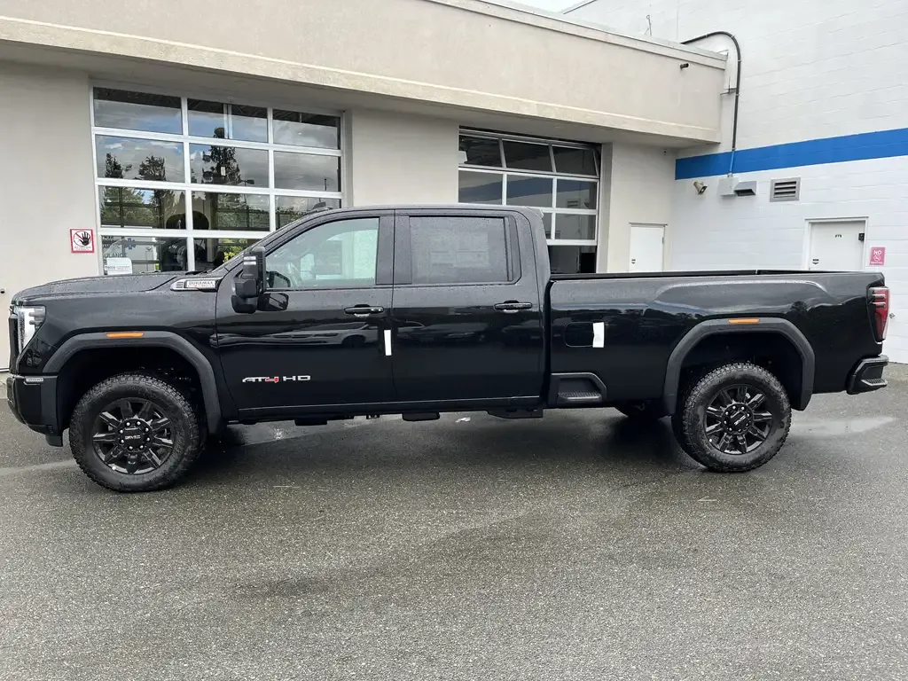 GMC Sierra 3500Hd 2026 photo 2