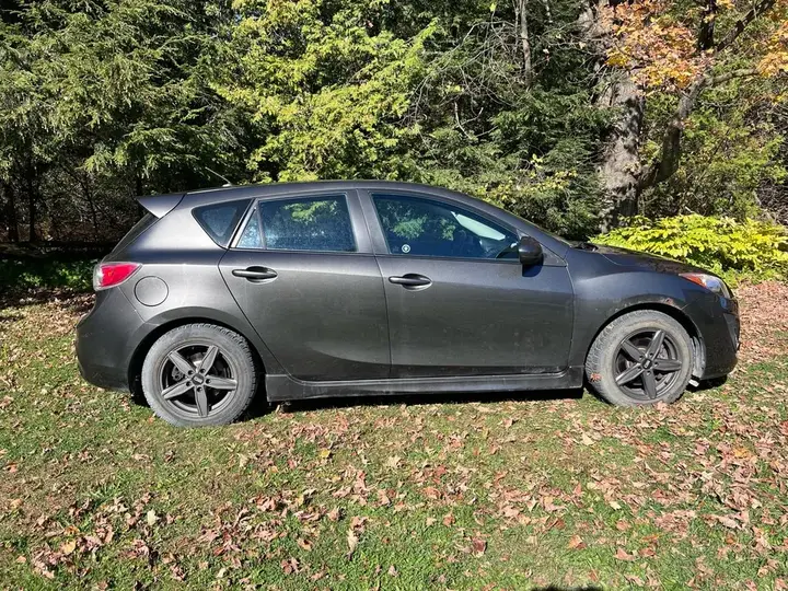 Mazda 3 2011 photo 3