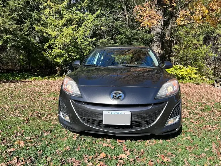 Mazda 3 2011 photo 2