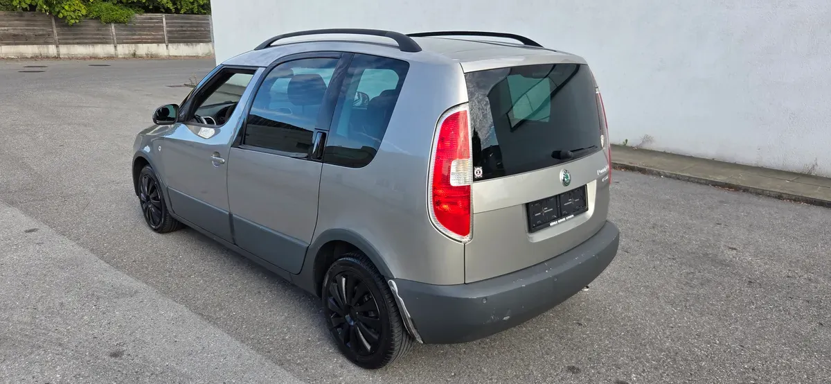 Skoda Roomster 2008 photo 3