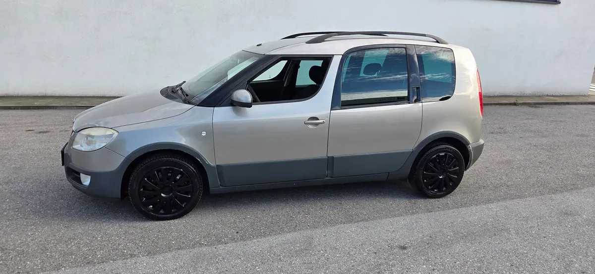 Skoda Roomster 2008 photo 2