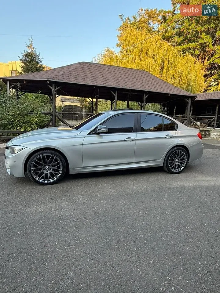 BMW 3 Series 2012 photo 5