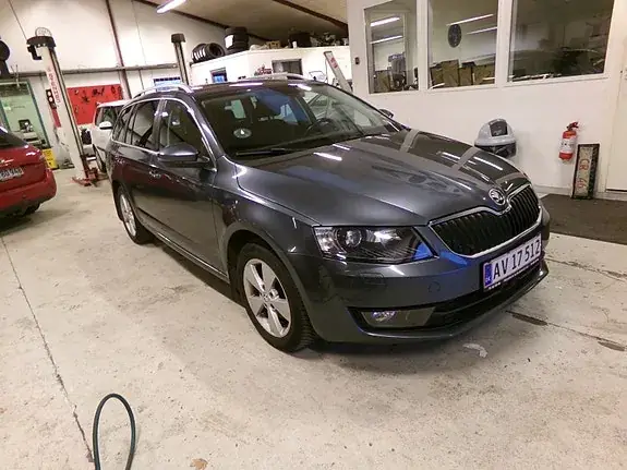 Skoda Octavia 2015 photo 2
