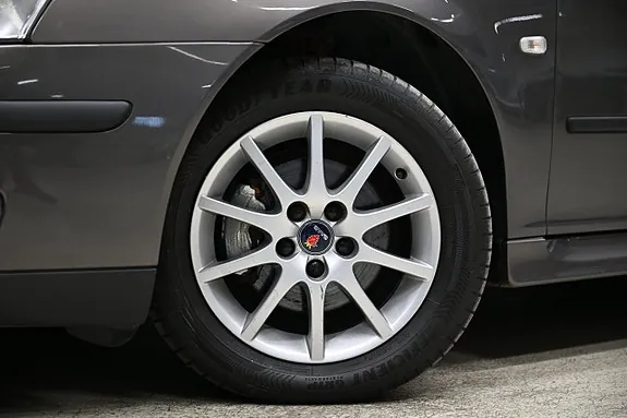 Saab 9-3 2005 photo 2