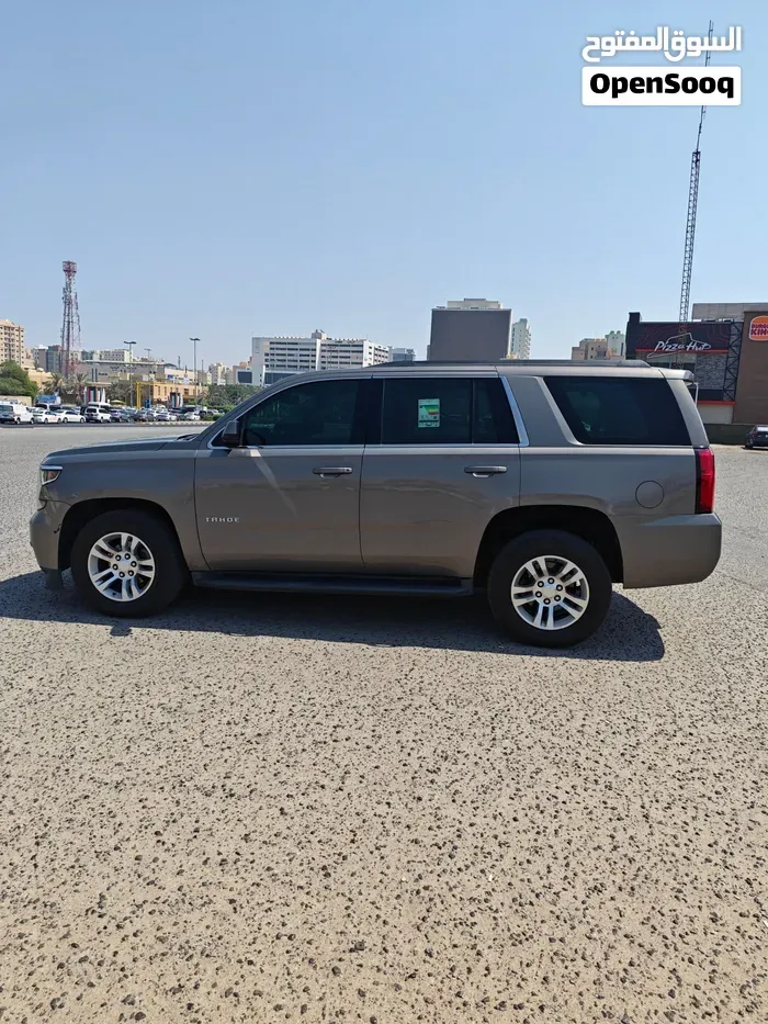 Chevrolet Tahoe 2017 photo 2