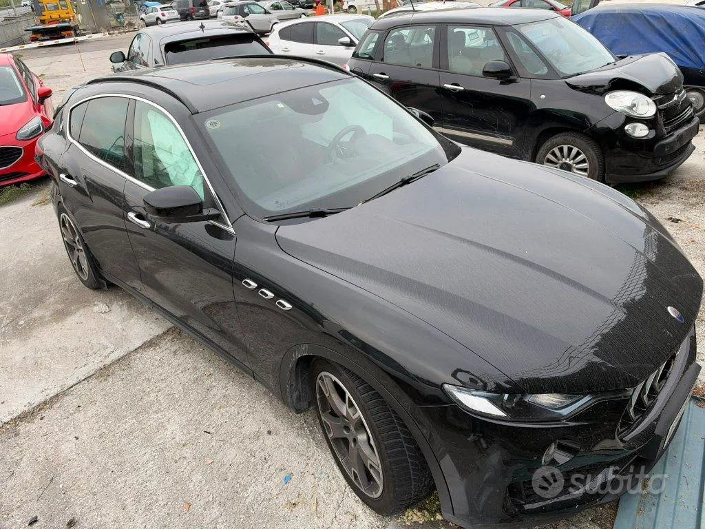 Maserati Levante 2017 photo 2