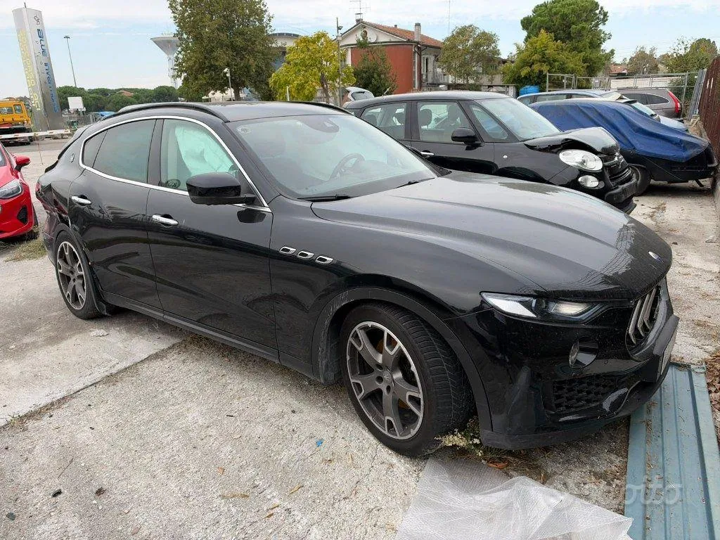 Maserati Levante 2017 photo 3