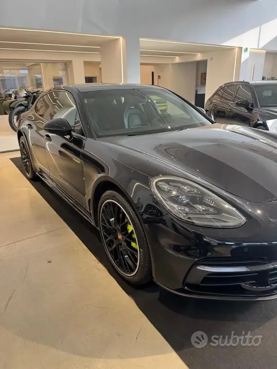 Porsche Panamera 2018 photo 3