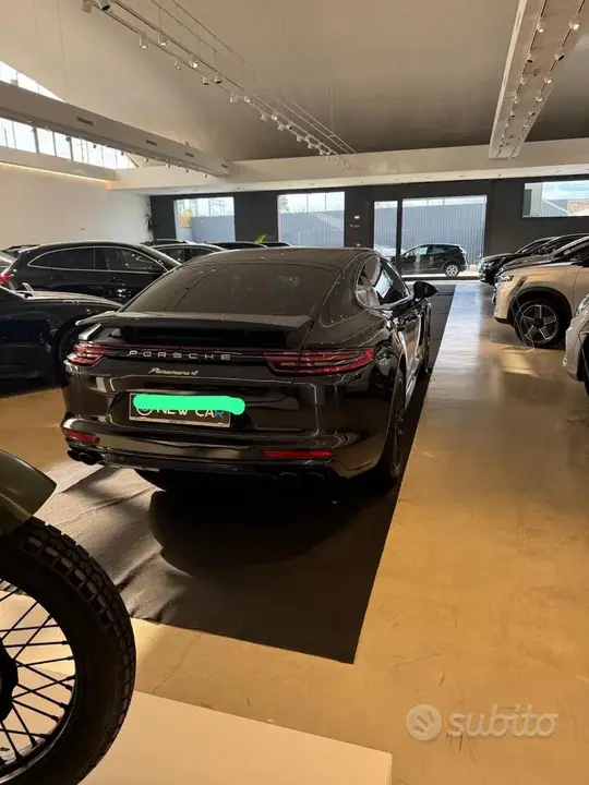 Porsche Panamera 2018 photo 2
