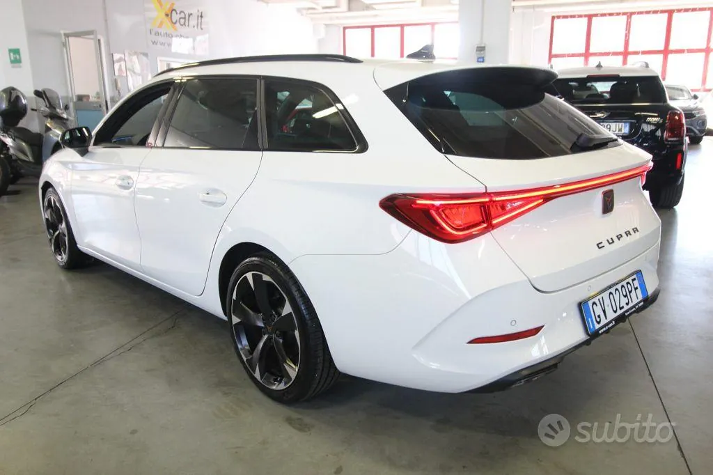 Cupra Leon Sportstourer 2024 photo 4