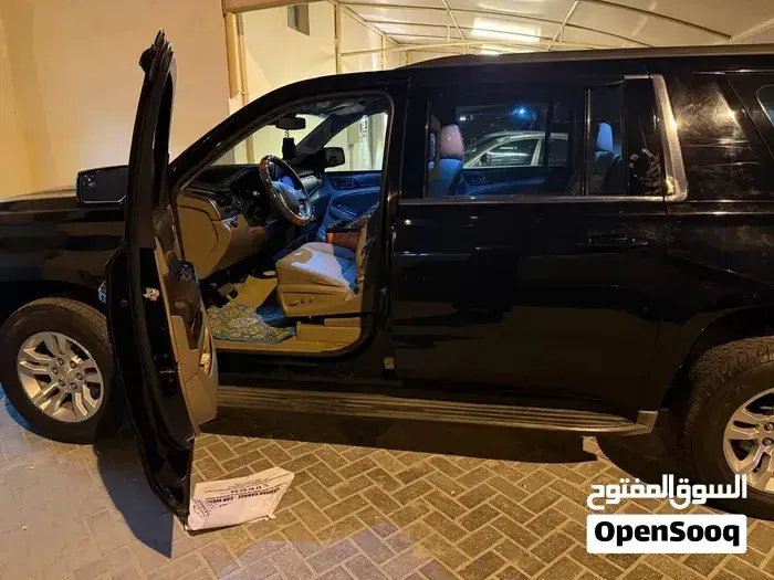 Chevrolet Suburban 2015 photo 2
