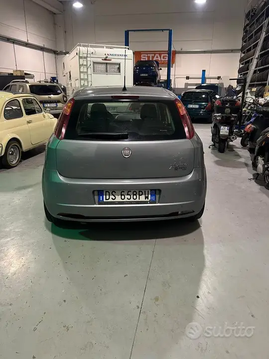 Fiat Grande Punto 2008 photo 2