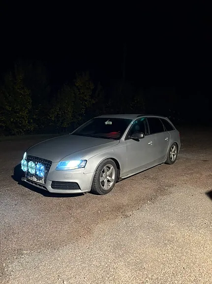 Audi A4 2011 photo 2