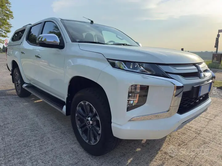 Mitsubishi L200 2022 photo 3