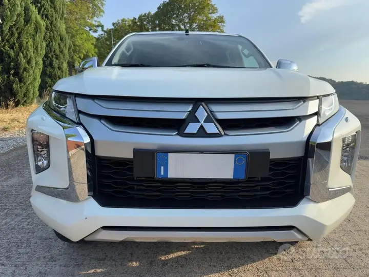 Mitsubishi L200 2022 photo 2