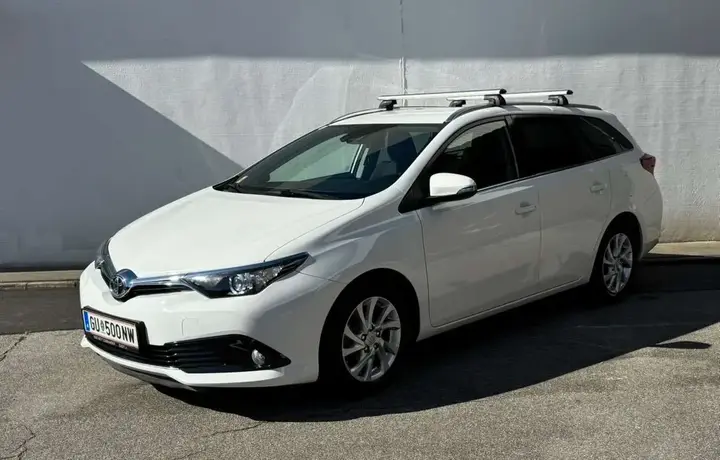 Toyota Auris 2017 photo 3