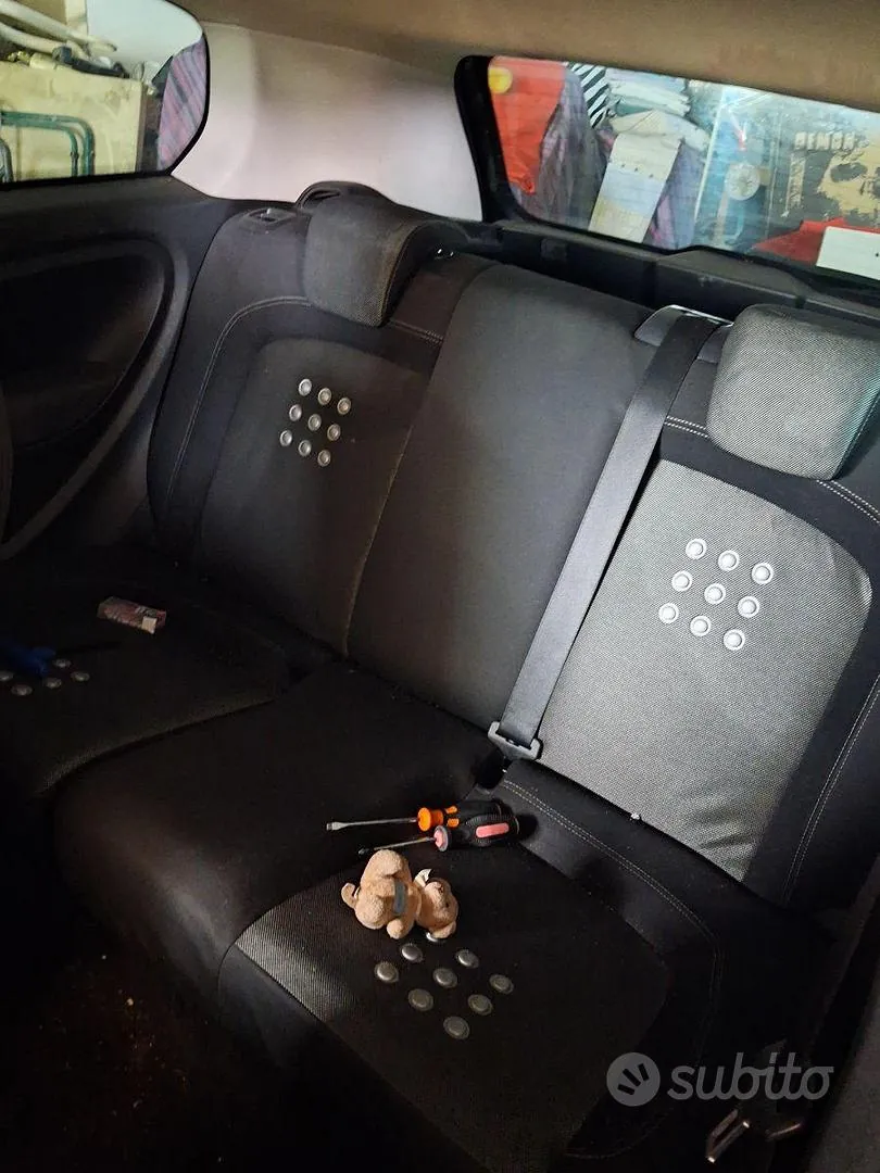 Fiat Grande Punto 2008 photo 2