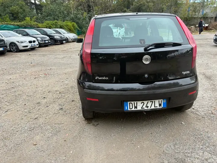 Fiat Punto 2009 photo 3