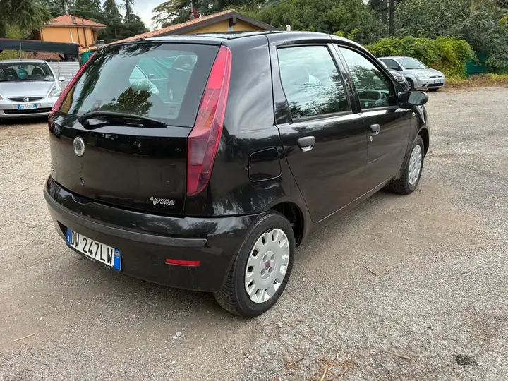 Fiat Punto 2009 photo 4