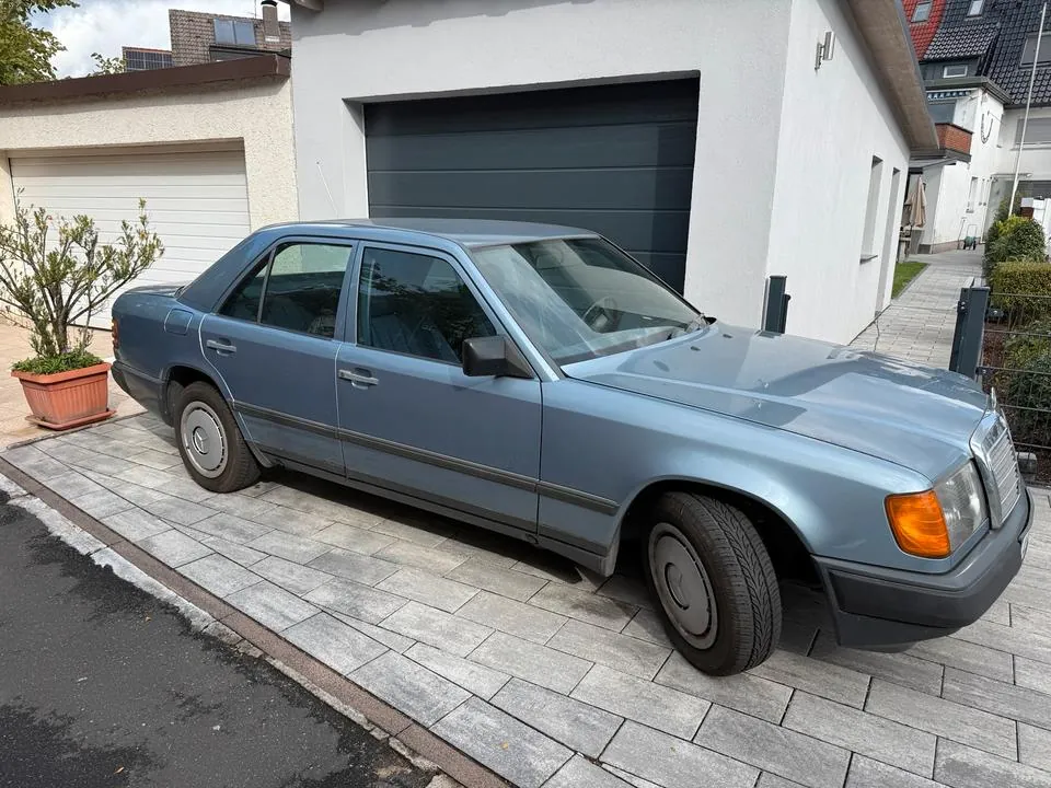 Mercedes-Benz 200 W124