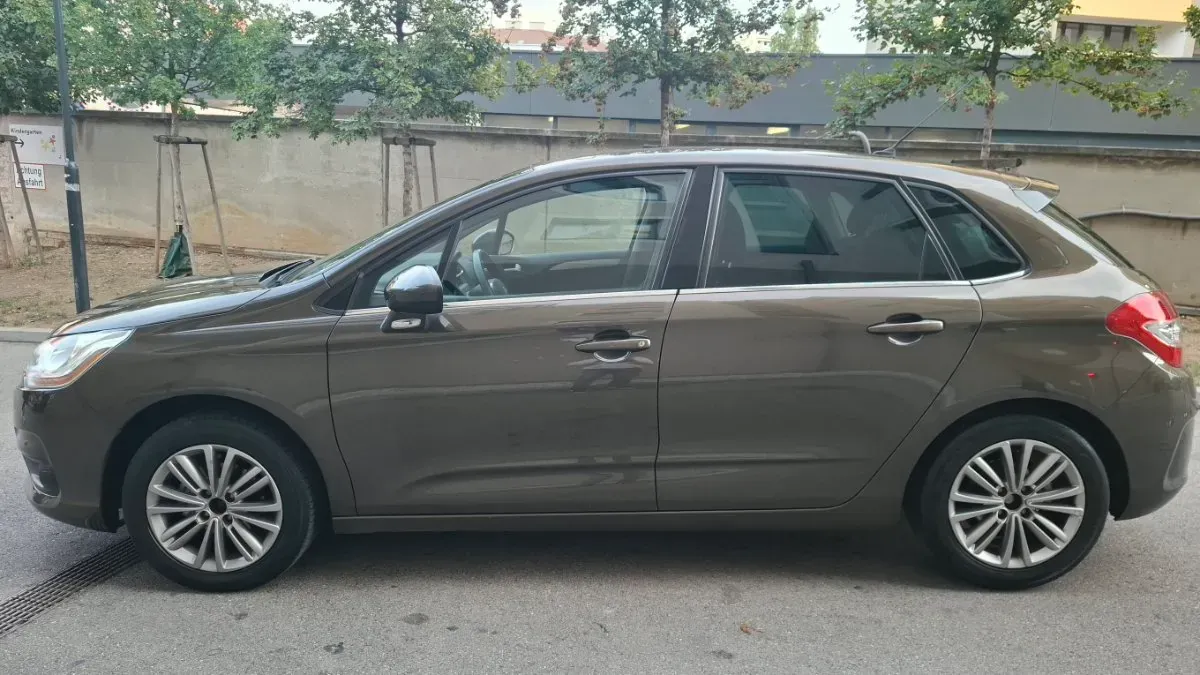 Citroen C4 2011 photo 3