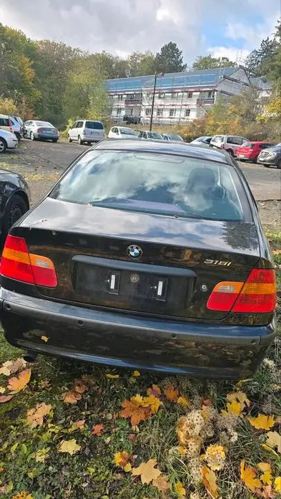 BMW 318I