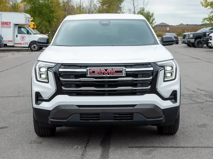 GMC Terrain 2027 photo 3