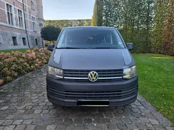 Volkswagen Transporter 2021 photo 2